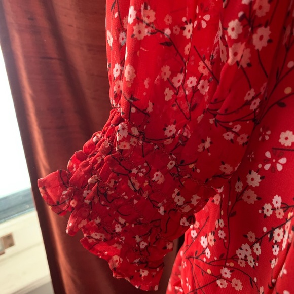 Max Studio Red Floral Short Dress with Long Sleeves - Picture 6 of 6